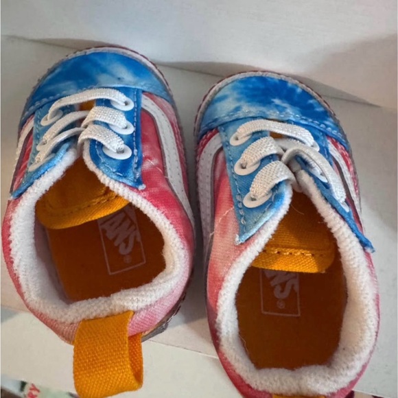 Infant vans - Picture 3 of 4